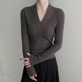 雀说设计感V领水波纹修身羊毛针织衫女秋长袖内搭外穿打底衫ALW9303