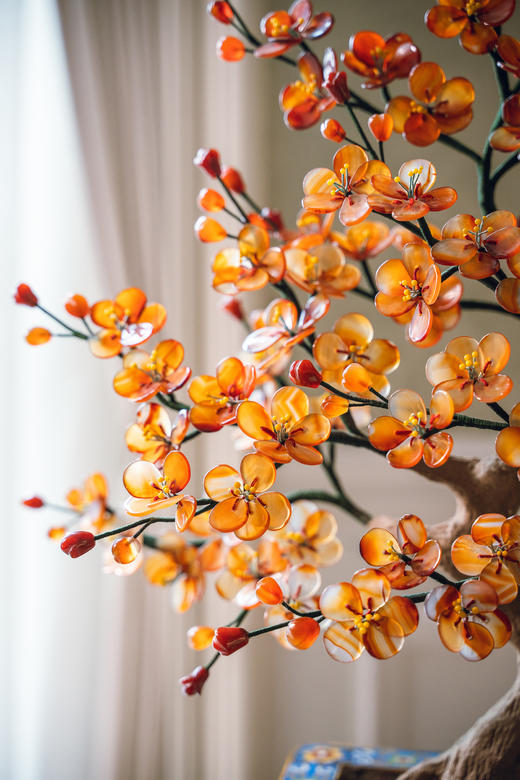 【已售】20世纪上半叶中国出品传统东方花卉主题景泰蓝盆装饰「梅花」珍宝像生盆景一对 商品图4