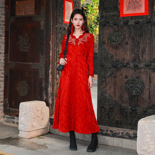 【2026春节款-现货】璎珞垂裳民族风连衣裙 商品图0