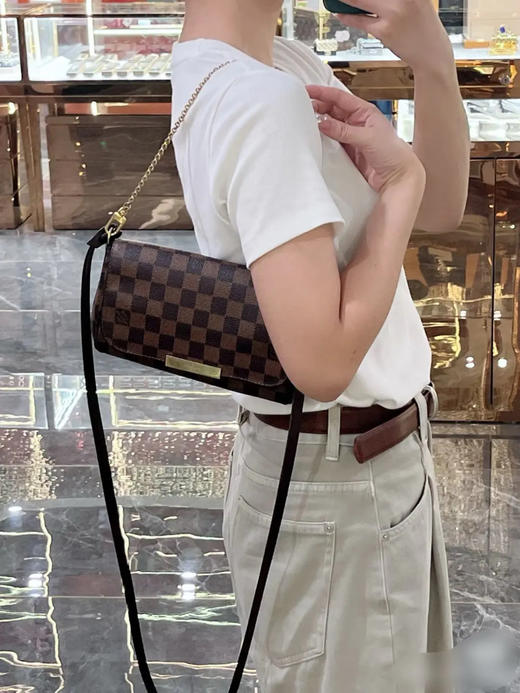 lv 棕棋盘格 中号 Favorite 挚爱 斜挎包 商品图3