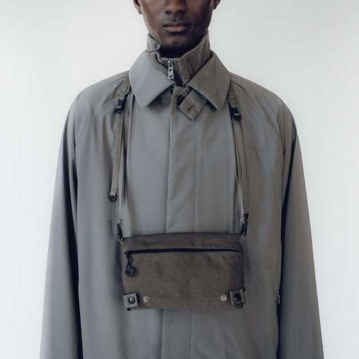 F/CE TEXTURED TWILL DRAWSTRING SACOCHE 机能性斜挎包 商品图0