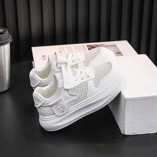 36元清仓特价小黄鸭夏季款儿童运动鞋防滑休闲百搭平底潮鞋小男孩单网透气板鞋22-39 商品图2