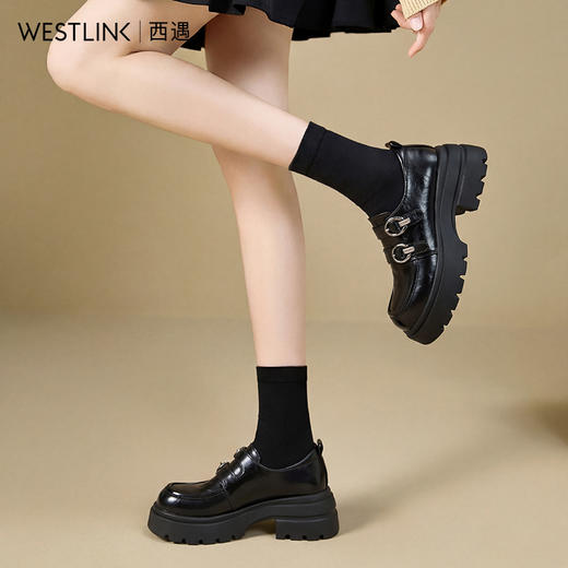 西遇厚底乐福鞋女鞋2026春季新款英伦风JK小皮鞋金属装饰复古单鞋V0166238 商品图3