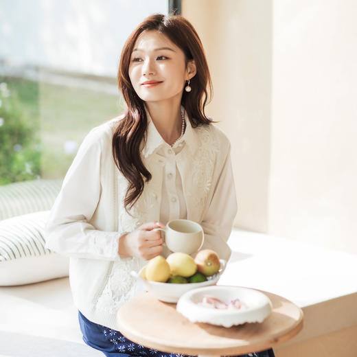 【林栖设计小店】花间来信|米白色镂空肌理绣花2026春新款优雅毛织马甲G1961393 商品图3