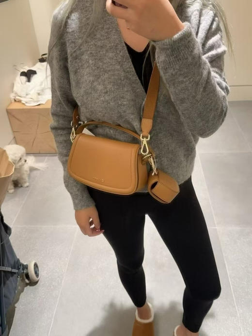 🉐550直邮 品质绝对不输一线大牌！lululemon的三合一挎包，小包轻巧实用， 装手机充电宝， 日常逛街、看电影、聚会都没有问题 商品图3