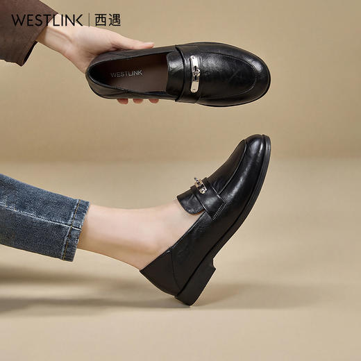 西遇锁扣乐福鞋女2026春季新款软面舒适英伦风小皮鞋百搭豆豆单鞋V0166240 商品图0