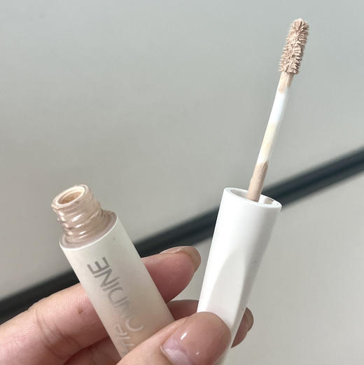 小奥汀 · 液体修容棒高光修容液雕刻笔提亮哑光阴影鼻影泪沟 商品图1