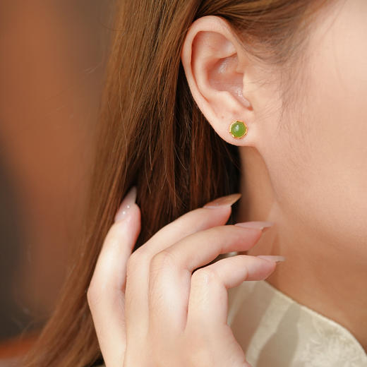 丁摩 S925银镀金镶嵌天然和田玉碧玉时尚小巧耳饰耳钉5ZF-5831 商品图3