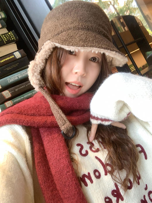 <曾小咸推荐>3.9现货秒杀 ！微信超特价！字母刺绣毛衣 日常219.99 立减100 秒杀119.99！！撞色围巾  秒杀39.99！！ 商品图8