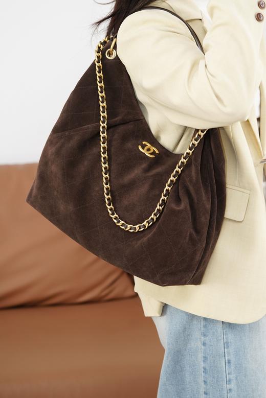 香奈儿 26C 早春新款 嬉皮hobo MAXI 麂皮棕（LZ） 商品图5