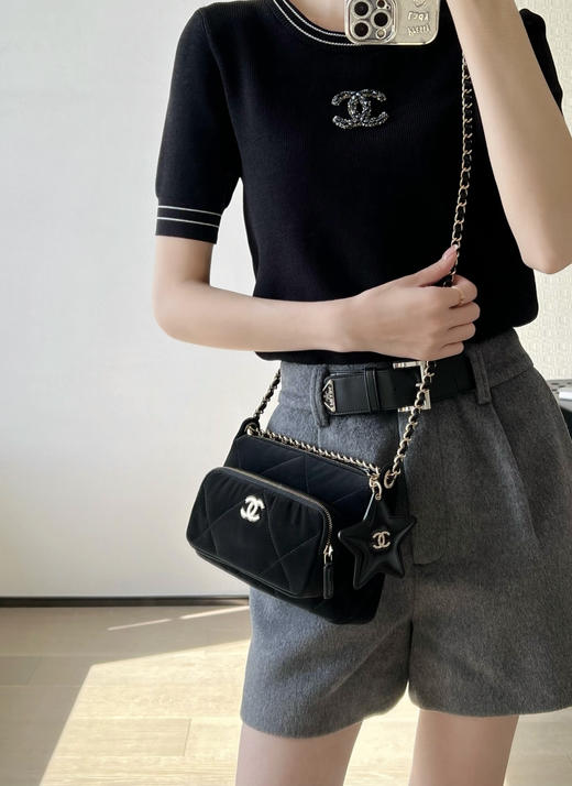 香奈儿 25N全新Coco Neige滑雪系列 星星挂饰相机包黑色（LZ） 商品图7