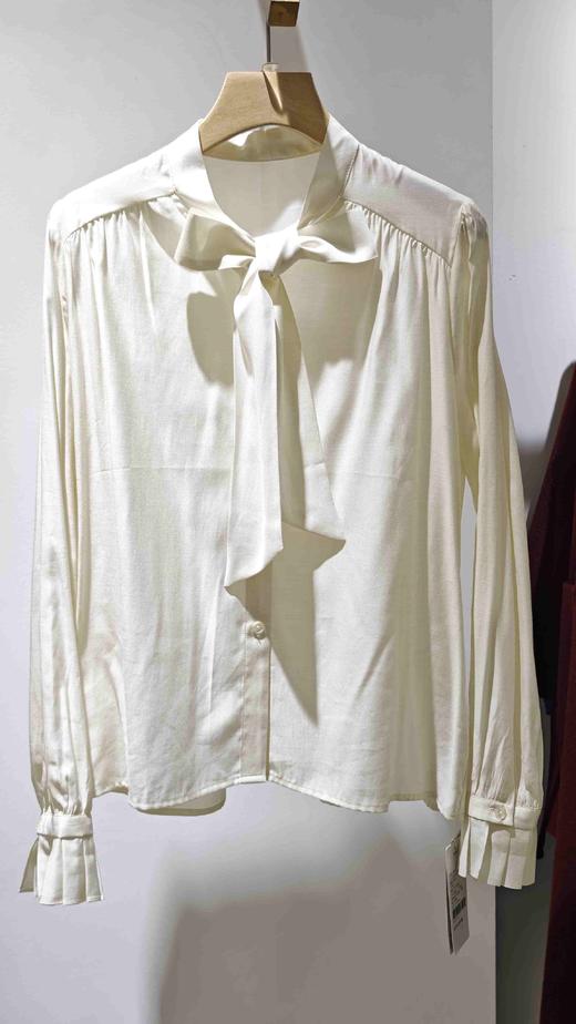 581601含羊毛飘带衬衫 商品图3