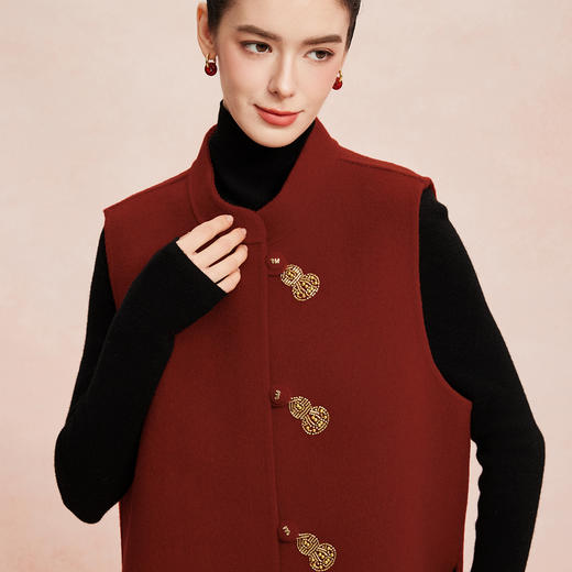 RE409斯尔丽26新款含山羊绒传统手工钉绣新中式双面手工马夹 商品图4