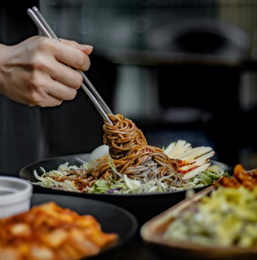 荞麦面条丨配料表只有荞麦粉和水，冷冻鲜面，出口级品质，劲道顺滑爽口，耐煮不易断，到货及时冷冻保存，⭐️顺丰快递 商品图1