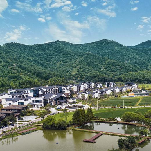 【引爆周三 | 满10免1】宁波东钱湖 | 宁波东钱湖山水君澜度假酒店聚会套餐，599起/单人2晚，2人起订，可打麻将，欢聚东钱湖畔~ 商品图0