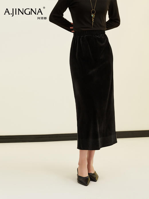 【新中式】阿菁娜春季新款新中式丝绒半身裙承袭旗袍马面裙线条温润如玉光泽 F31C213001 商品图1