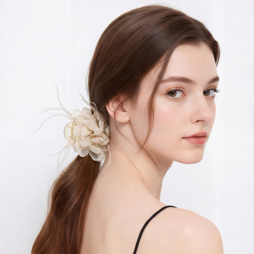 三彩2026新款网纱立体花带爪发夹仙气羽毛温柔简约灵动通勤氛围感 商品图1