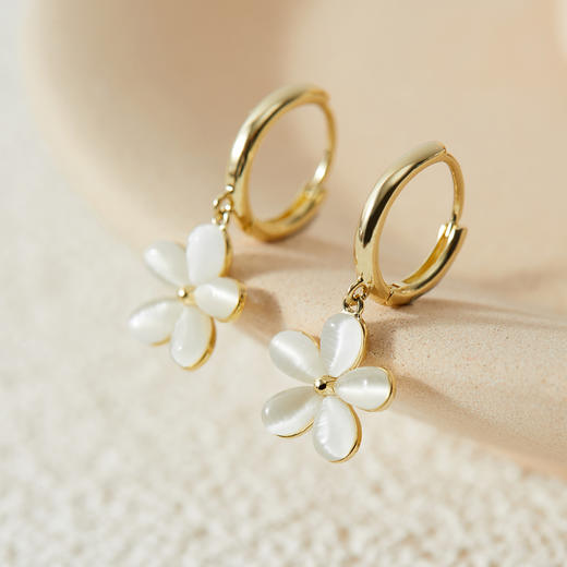 三彩2026新款小雏菊耳环立体花朵猫眼耳扣镀金耳饰小清新甜美 商品图3