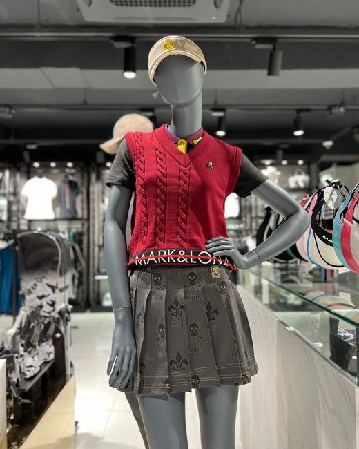 M&L家新款秋冬男女同款浮雕立体💀针织背心来了！这款骷髅头真的是太火了 ！！！特别是这款背心真的一眼就爱！🇰🇷客户出了几次货都没有剩余，好不容易抢到一批现货，100%高密进口尼龙功能纱线! 商品图4