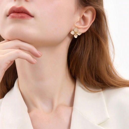 三彩2026新款法式温柔滴釉立体花瓣耳钉镀金包边轻奢约会下午茶女 商品图2