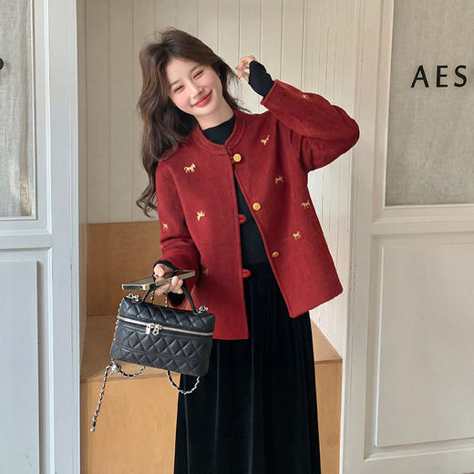 「自」全新升级【铂金会员413/天猫559/差价146】(15604)洛诗琳新年本命年红色双面羊毛外套2026新款中国风刺绣毛呢外套 商品图2