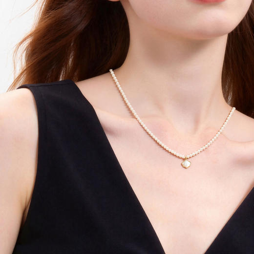 三彩2026新款镀金包边贝壳吊坠项链小米珍珠简约通勤约会温柔气质 商品图3