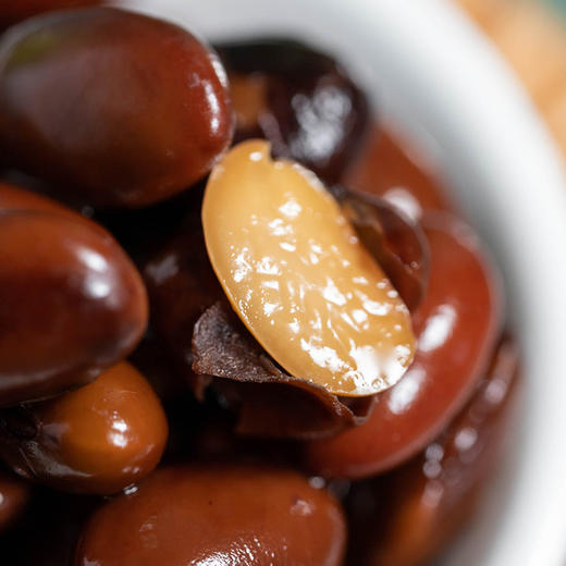 醋泡黑豆| 选用东北黑土地生态种植的青仁黑豆，配料干净，口感酸带微甜，可佐餐，可拌饭，230g/瓶⭐️中通/申通快递随机发 商品图1