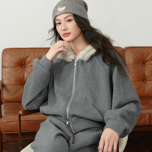 【严选】诗凡黎不可拆卸连帽毛领宽松型两件套加绒卫衣套装时髦弯刀裤26春7H2291001 商品图0