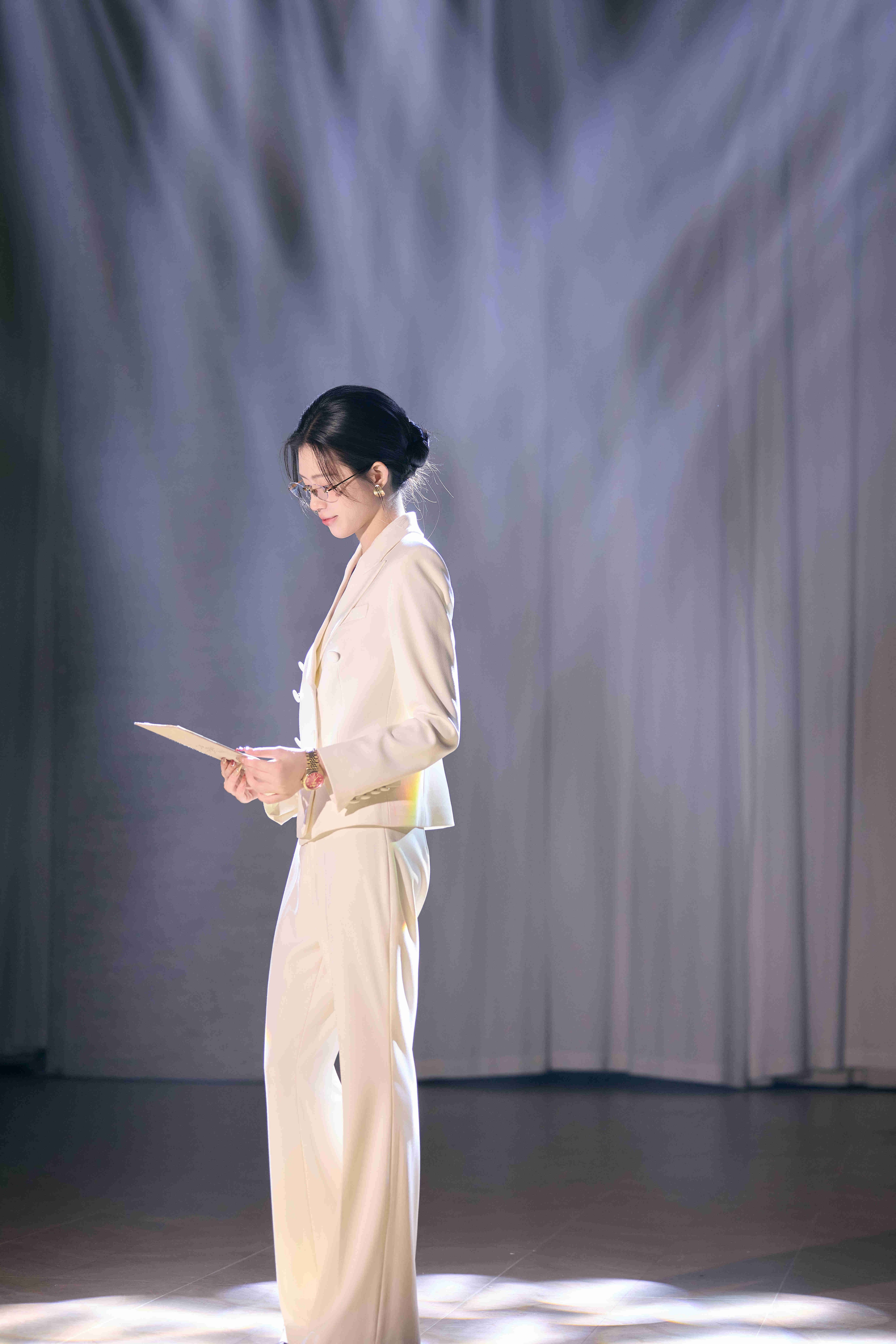 法小曼*子珍同款主持人白色西装套装气质显瘦显高西服