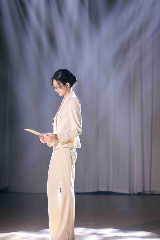 法小曼*子珍同款主持人白色西装套装气质显瘦显高西服 商品图0