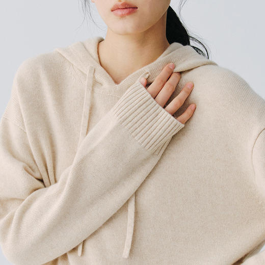 东黎 • 复苏的呼吸 春日游望 山羊绒女士轻盈保暖连帽套衫 6144 商品图6