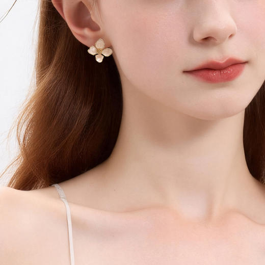 三彩2026新款法式温柔滴釉立体花瓣耳钉镀金包边轻奢约会下午茶女 商品图1
