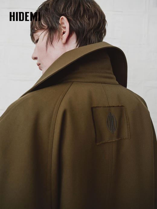 HIDEMI 设计感美丽奴羊毛镰刀袖松弛感大翻领长款风衣外套 商品图6
