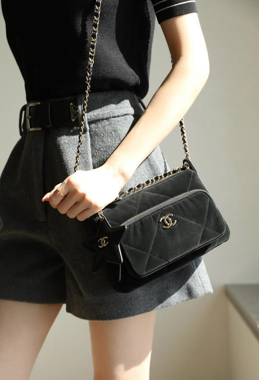 香奈儿 25N全新Coco Neige滑雪系列 星星挂饰相机包黑色（LZ） 商品图8