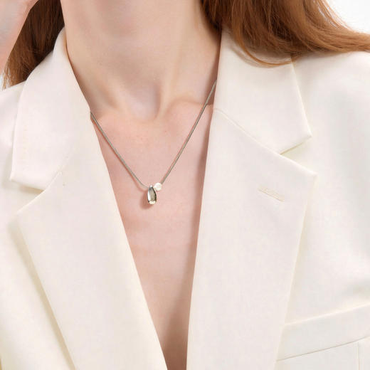 【宋轶同款】三彩2026新款极简风金属吊坠项链蛇骨链轻职场松弛女 商品图1