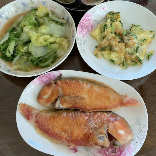【野生红桃K莺歌鱼】够大，肉嫩鳞香，纯野生的海鱼，每盒约2―3条，杀前约500克！ 商品图4