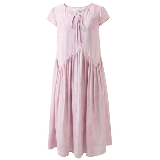 三彩2026春季新款度假风樱花粉连衣裙褶皱大摆圆领系带长裙M 商品图4