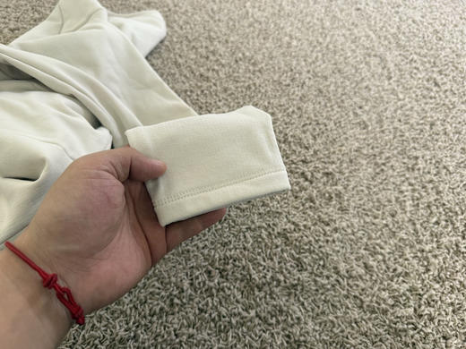 原单正品KOLON 女款荔枝绒卫衣
收腰设计  黑色 米色  两个颜色可以选择
袖口有logo  整体显得很高级。
尺码S-XL
清货特价 商品图12