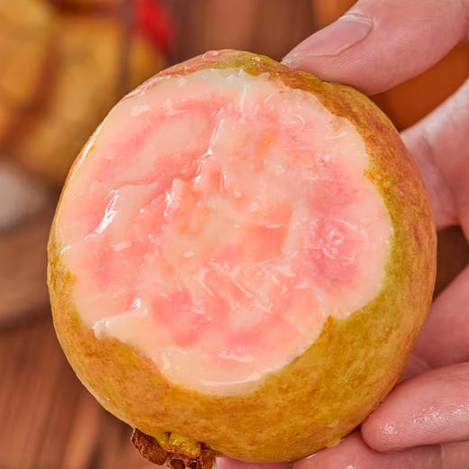 红心芭乐  高纤好果  硬吃脆甜  软吃软糯香甜   果肉绵密   包邮发出 商品图3