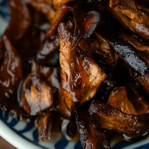 美味山珍菌酱|松茸菌+鸡枞菌+牛肝菌三种风味，源自云南原始森林，配料干净，无防腐添加剂，每一口都是天然野菌的鲜美，开罐即食，220克/瓶，3瓶/盒，礼盒装⭐️中通/韵达 商品图3
