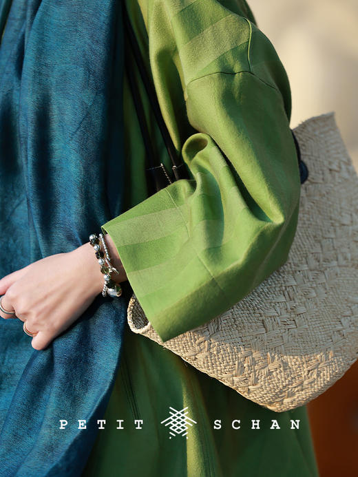 Petit Schan小闪 CLO#1040 Glistening 波光粼粼 羊毛桑蚕丝手工染茧型连衣裙袍子 商品图4