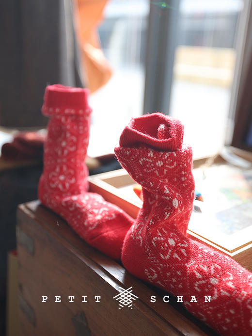 699积分兑换 PETIT SCHAN小闪 新年的窗花 羊毛混纺复古提花中筒袜 商品图4