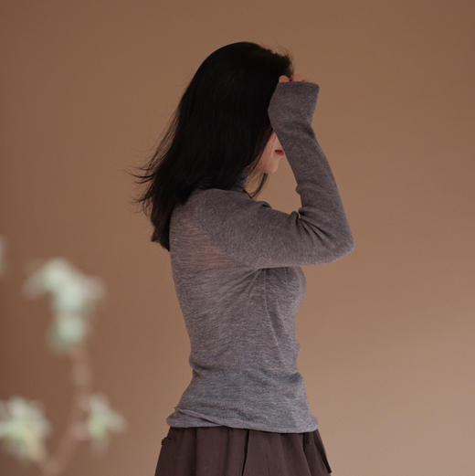 The verse 水溶羊毛打底衫 商品图1