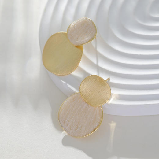 三彩2026新款哑光交叠双圆形耳环银针拉丝通勤约会女简约镀金 商品图1