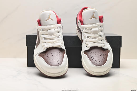 耐克乔丹Air Jordan 1低帮休闲运动板鞋IR7600-211男女鞋 商品图6