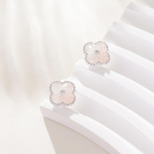 三彩2026新款幸运四叶草仿水晶耳钉合成锆石轻奢出游约会耳饰女 商品图4