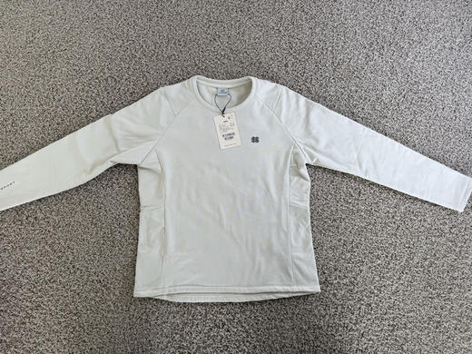 原单正品KOLON 女款荔枝绒卫衣
收腰设计  黑色 米色  两个颜色可以选择
袖口有logo  整体显得很高级。
尺码S-XL
清货特价 商品图4