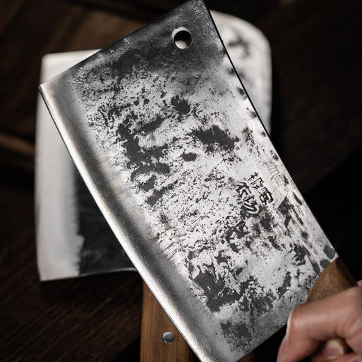 【顺丰快递】极客手工锻打刀具｜美食之都 中国乐山 手工锻打 长城特钢刀身 用完及时擦拭干净，避免生锈 进口柚木刀柄 坚韧锋利  终身售后 商品图4