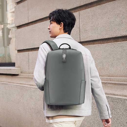 【新秀丽箱包】箱体轻盈立体包型轻松收纳 精细内里时尚百搭 商品图6