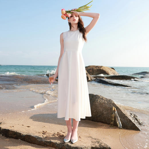 三彩2026春季新款圆领无袖收腰连衣裙A字裙大摆长裙背心裙简约M 商品图1